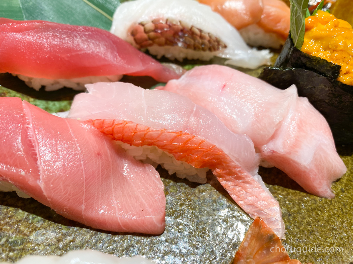 マグロ・中トロ・大トロも入っていて、どのお寿司もネタが大きく食べごたえがあります。